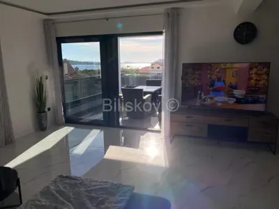 Stan 95 m², Srima, 50 m od mora i pogled na more