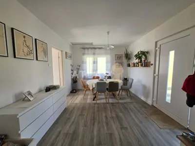 Kuća 140 m², Vrbovsko - samostojeća i adaptirana