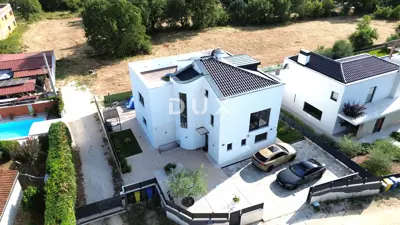 Villa 245 m², Kosinožići bei Poreč - Meerblick