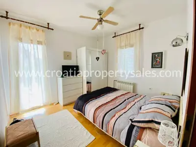 Haus, Brač, 150 m², 700 000 € - 10