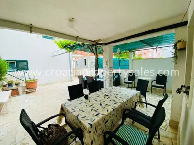Haus, Brač, 150 m², 700 000 € - 5