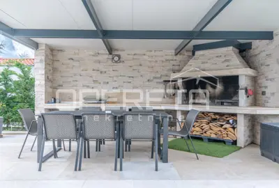House 200 m², Poreč - quiet settlement near the sea - 22