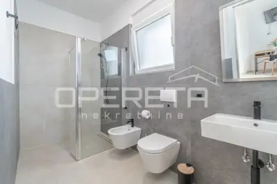 House 200 m², Poreč - quiet settlement near the sea - 11