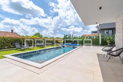House 200 m², Poreč - quiet settlement near the sea - 17
