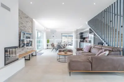 House 200 m², Poreč - quiet settlement near the sea - 2