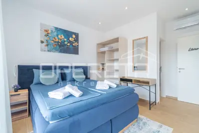 House 200 m², Poreč - quiet settlement near the sea - 16