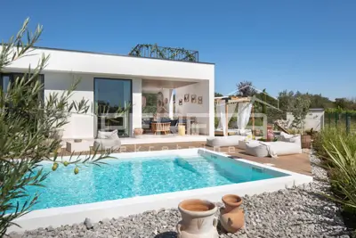 Istria, Poreč surroundings - Modern single-storey house with pool and roof terrace