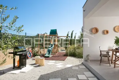 Istria, Poreč surroundings - Modern single-storey house with pool and roof terrace - 10