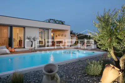 Istria, Poreč surroundings - Modern single-storey house with pool and roof terrace - 3