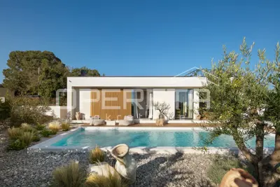 Istria, Poreč surroundings - Modern single-storey house with pool and roof terrace - 2