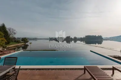 Ogulin, wunderschöne Villa am See