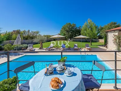 Haus 279 m², Svetvinčenat - Pool und Sommerküche - 11