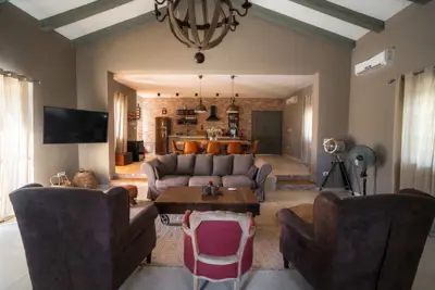 Vila 245 m², Višnjan - grijani bazen i konoba - 12