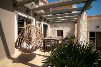 Vila 245 m², Višnjan - grijani bazen i konoba - 9