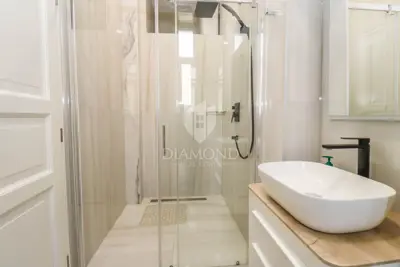 Stan 85 m², Pula Centar - dvije spavaće sobe i 2 kupaonice - 9