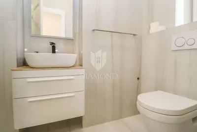 Stan 85 m², Pula Centar - dvije spavaće sobe i 2 kupaonice - 8