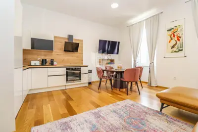 Stan 85 m², Pula Centar - dvije spavaće sobe i 2 kupaonice - 3