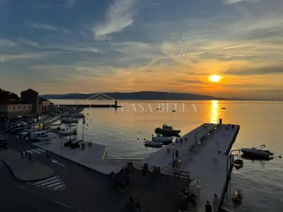 Stan 73 m², Senj - centar, prvi red do mora - 15