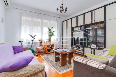 Wohnung 85 m², Trešnjevka - Sjever, Garten und Parkplatz