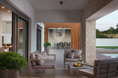 Villa 220 m², Labin - bazen, sauna i jacuzzi - 10