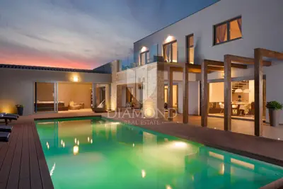 Villa 220 m², Labin - bazen, sauna i jacuzzi