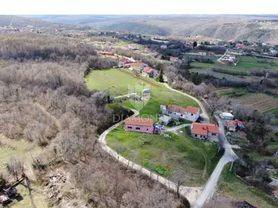 Građevinsko zemljište 4.659 m², Labin - ravno i mirna lokacija