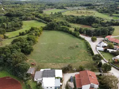 Building plot 1,905 m², Marčana - by the road