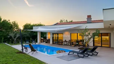 Vila 140 m², Rovinj - bazen i vrt okruženi prirodom - 2