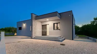 Vila 140 m², Rovinj - bazen i vrt okruženi prirodom - 18