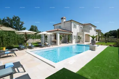 Vila 372 m², Barat - bazen i okućnica 1.611 m² - 2
