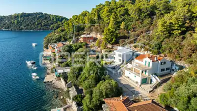 House 210 m², Pasadur - by the sea and mooring for a boat