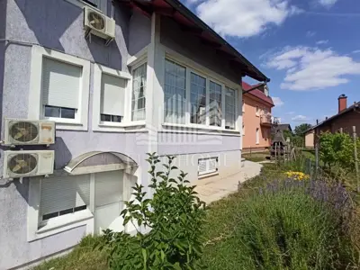 Haus 228 m², Lučko, ruhige Straße und 3 Etagen - 2