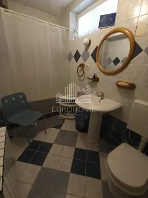 Haus 228 m², Lučko, ruhige Straße und 3 Etagen - 18