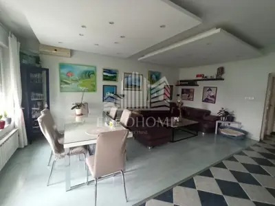 Haus 228 m², Lučko, ruhige Straße und 3 Etagen - 7