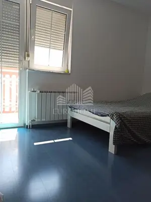 Haus 228 m², Lučko, ruhige Straße und 3 Etagen - 14
