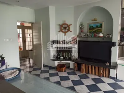 Haus 228 m², Lučko, ruhige Straße und 3 Etagen - 11