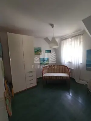 Haus 228 m², Lučko, ruhige Straße und 3 Etagen - 13