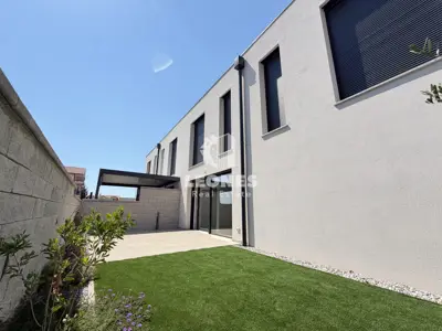 House in Novigrad, peaceful surroundings and landscaped yard
