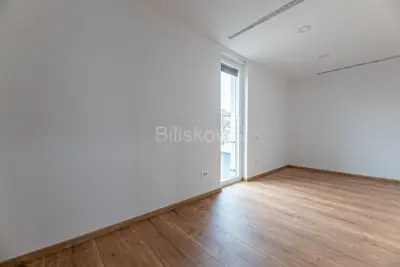 Mlinovi, stan površine 152 m², terasa, vrt, garaža, parking - 13