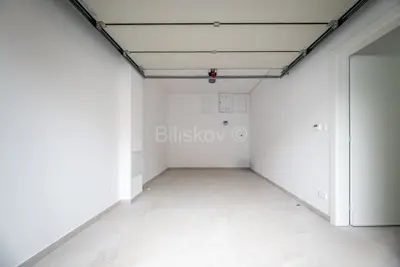 Mlinovi, stan površine 152 m², terasa, vrt, garaža, parking - 5