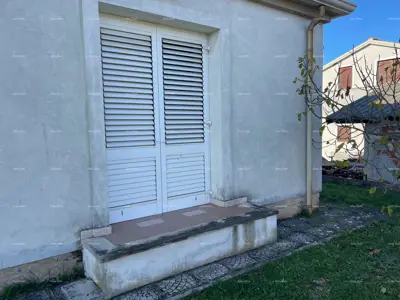 Umag! Kuća s velikom okućnicom i terasom. - 2