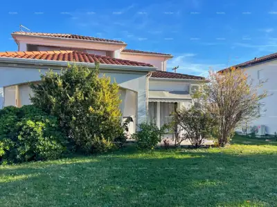 Umag! Kuća s velikom okućnicom i terasom. - 3