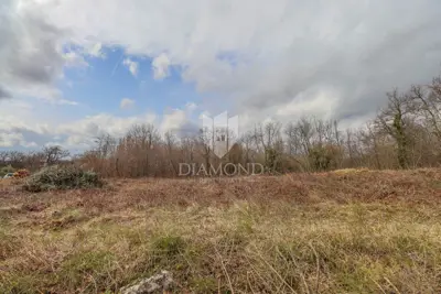 Building plot 750 m², Žminj - quiet location in Istria