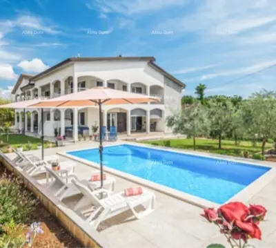 Haus 366 m², Nova Vas kod Poreča, Pool und Garten