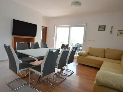 Kuća 280 m², Maslenica - 100 m od mora i bazen - 6