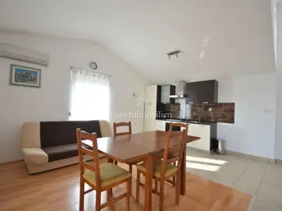 Kuća 280 m², Maslenica - 100 m od mora i bazen - 7