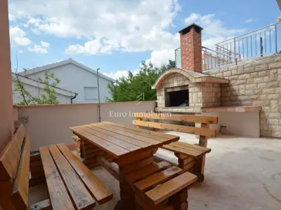 Kuća 280 m², Maslenica - 100 m od mora i bazen - 16