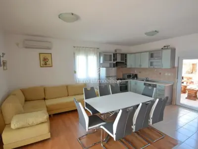 Kuća 280 m², Maslenica - 100 m od mora i bazen - 15