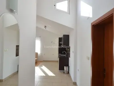 Kuća 280 m², Maslenica - 100 m od mora i bazen - 13