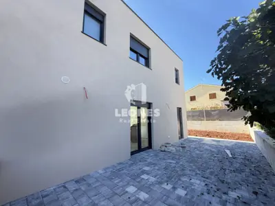Kvalitetna krajnja kuća s bazenom na mirnoj lokaciji u Novigradu - 11